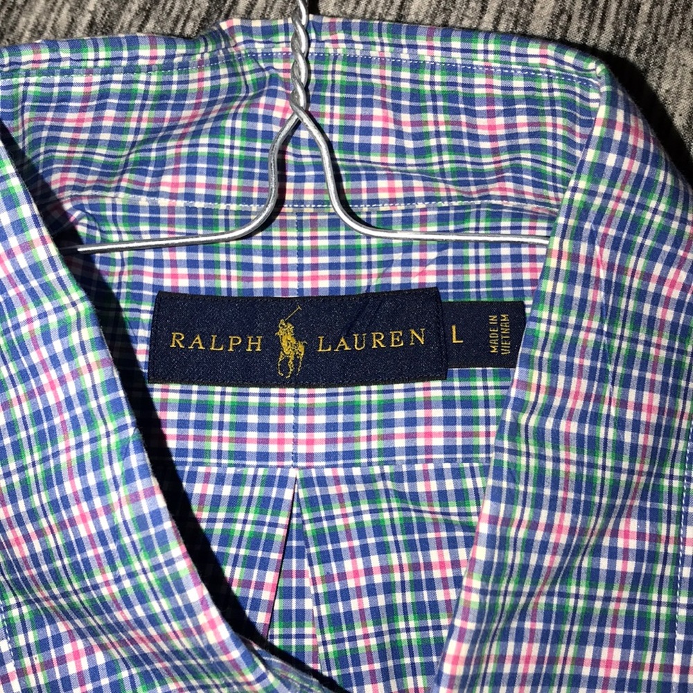 Button down - Picture 3 of 4